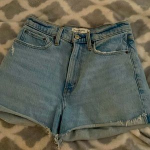 Woman’s Abercrombie & Fitch mom jean shorts